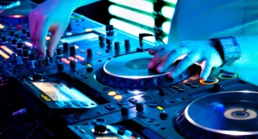 DJ'lerin Podcast Yayıncılığı: Yaratıcılığı ve İletişimi Nasıl Etkiliyor?